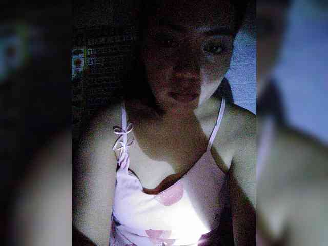 이 모델은 현재 라이브 중입니다. XXhornywetprincess99XX