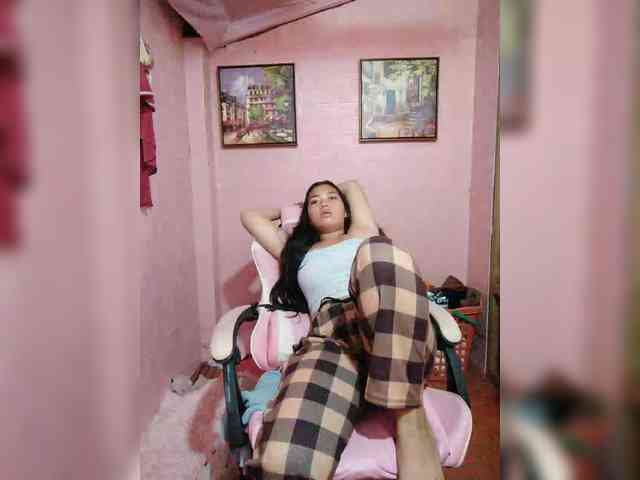 hornylittleprincess69 webcam