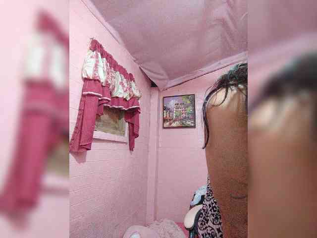 hornylittleprincess69 webcam