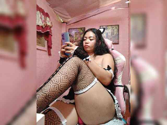 hornylittleprincess69 webcam