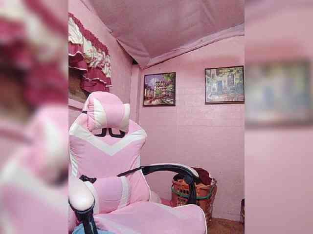 hornylittleprincess69 webcam