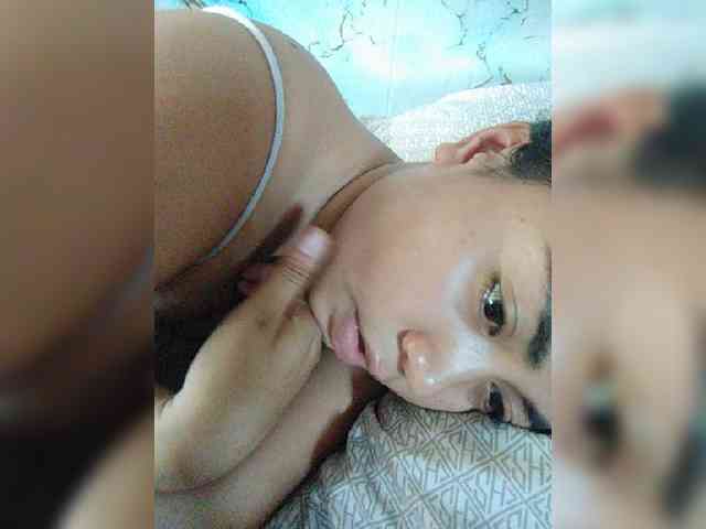 hornylittleprincess69 webcam