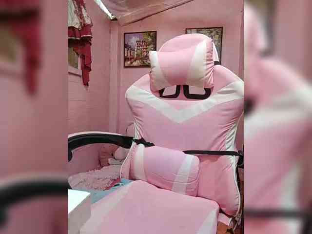 hornylittleprincess69