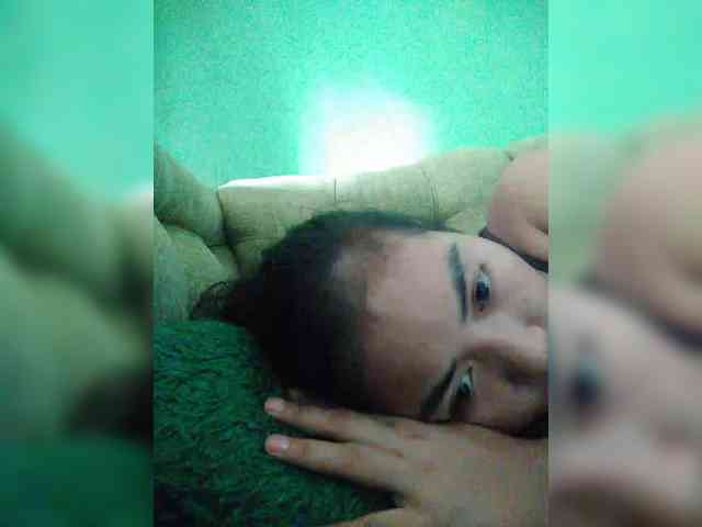 Model: hornylittleprincess69