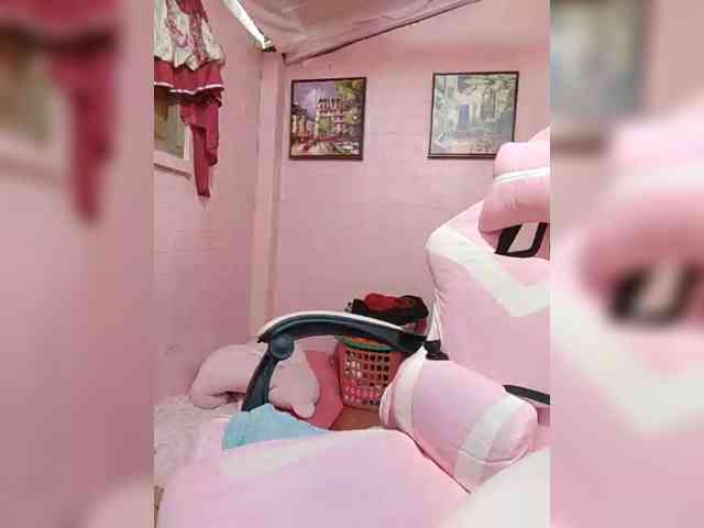 hornylittleprincess69 webcam