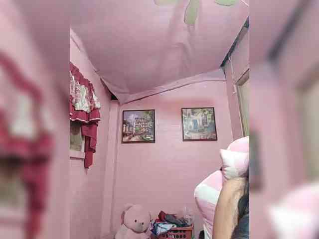 hornylittleprincess69