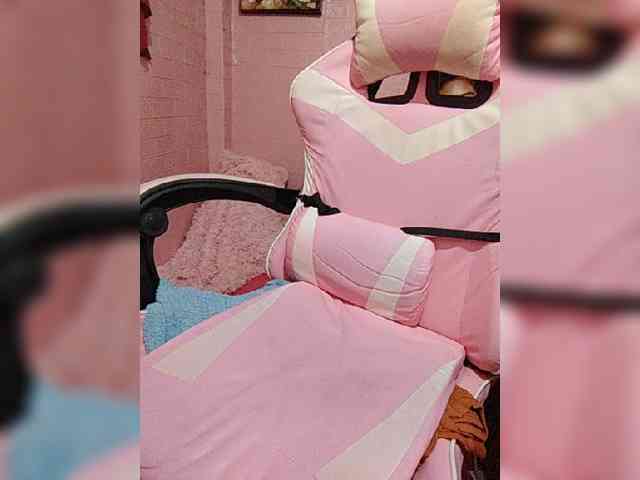 hornylittleprincess69 webcam