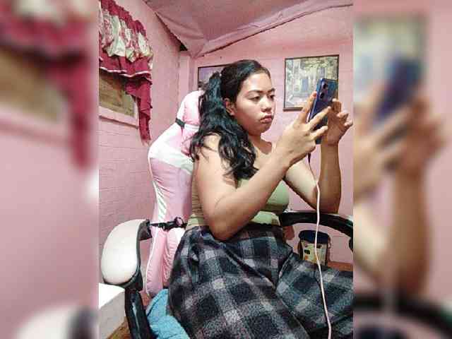hornylittleprincess69 webcam