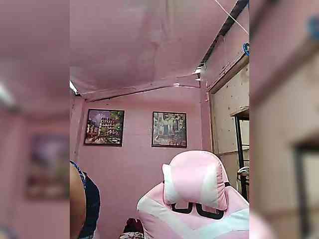 hornylittleprincess69 webcam