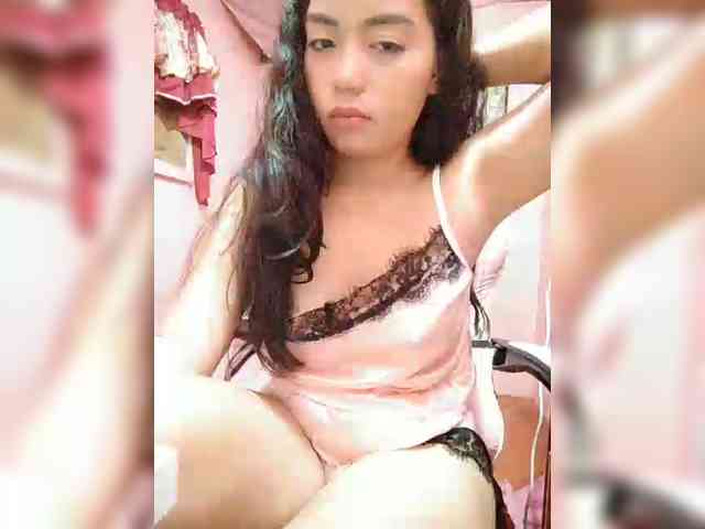 Model: hornylittleprincess69