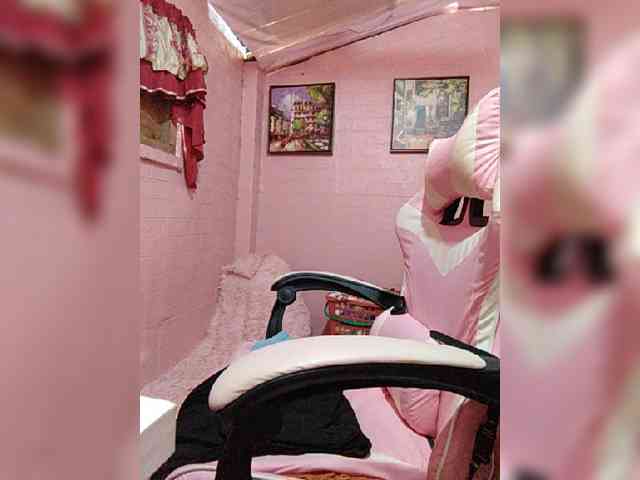 hornylittleprincess69 webcam