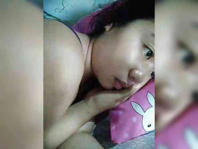hornylittleprincess69 webcam