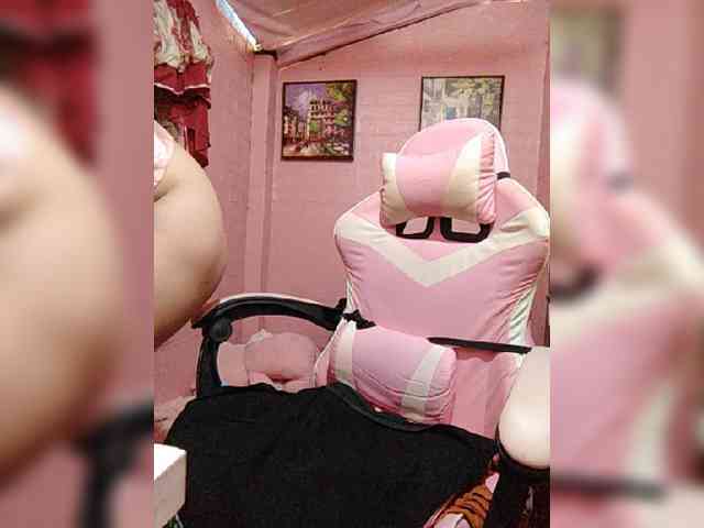 hornylittleprincess69 webcam