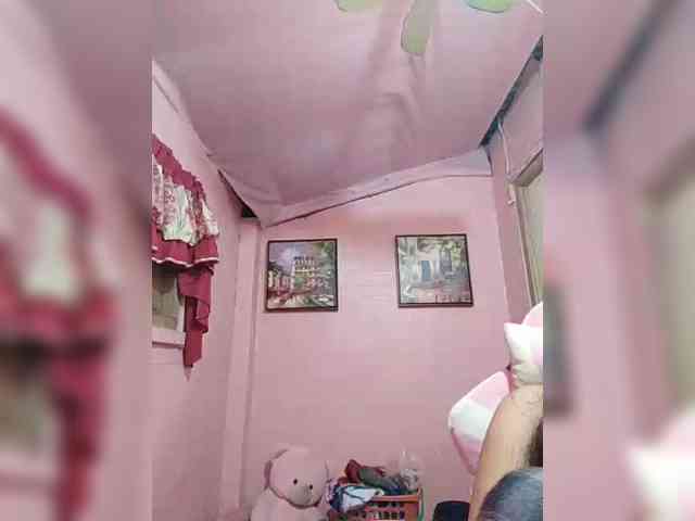 hornylittleprincess69