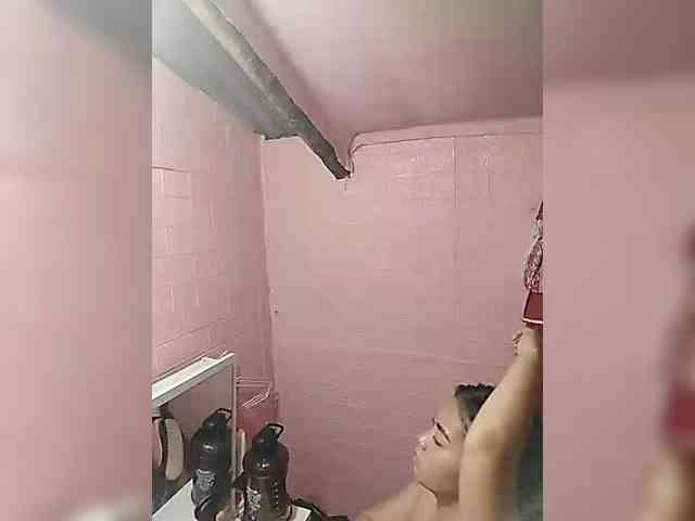 hornylittleprincess69 webcam