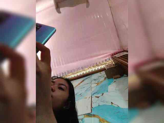 hornylittleprincess69 webcam