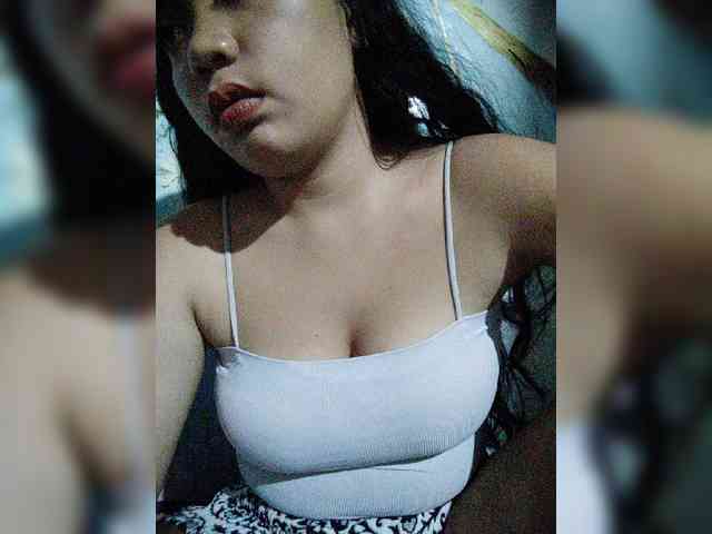 hornylittleprincess69 webcam