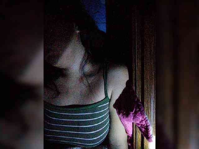 Model: hornylittleprincess69