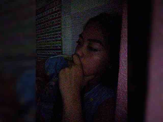 hornylittleprincess69 webcam