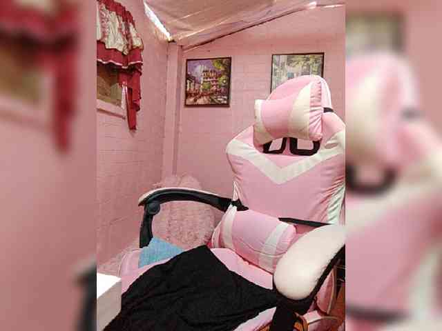 hornylittleprincess69 webcam