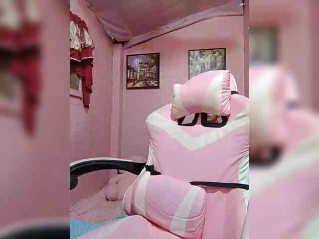 hornylittleprincess69