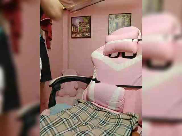 hornylittleprincess69 webcam