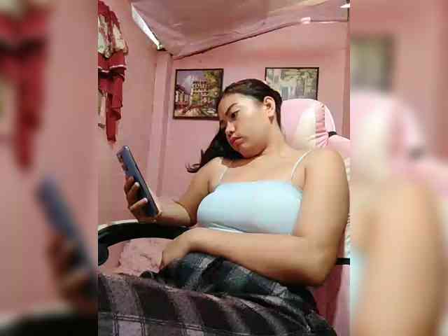 hornylittleprincess69 webcam