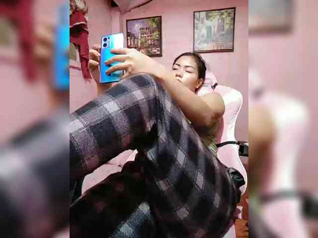 hornylittleprincess69 webcam