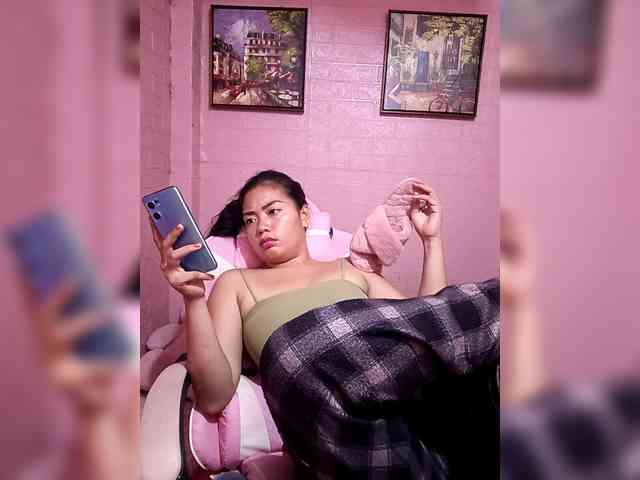 Model: hornylittleprincess69