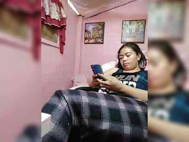 hornylittleprincess69 webcam