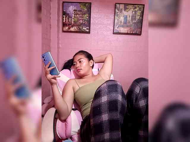 Model: hornylittleprincess69