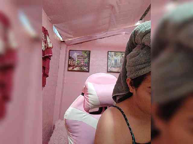 hornylittleprincess69 webcam