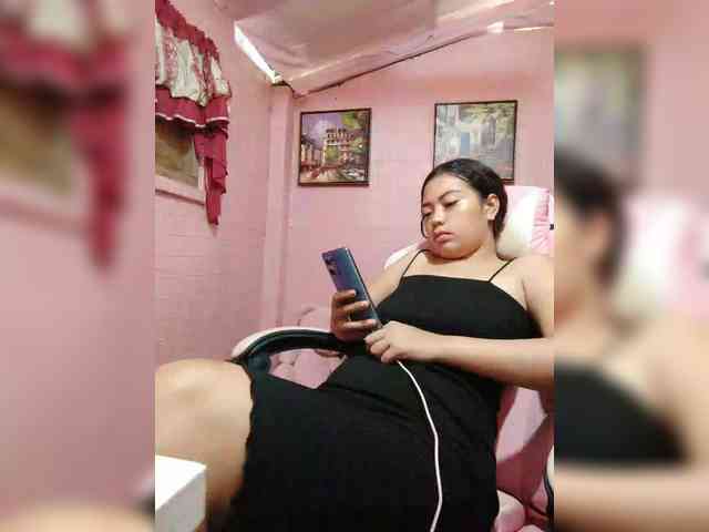 hornylittleprincess69