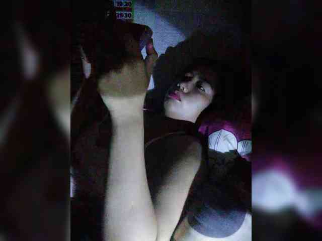 hornylittleprincess69 webcam