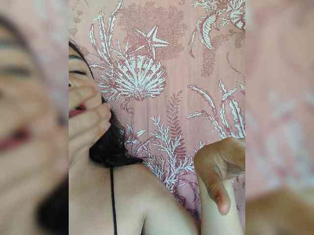 hornylittleprincess69