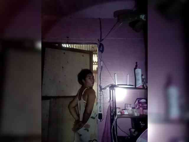 hornylittleprincess69