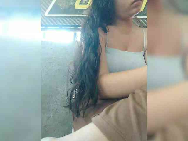 hornylittleprincess69