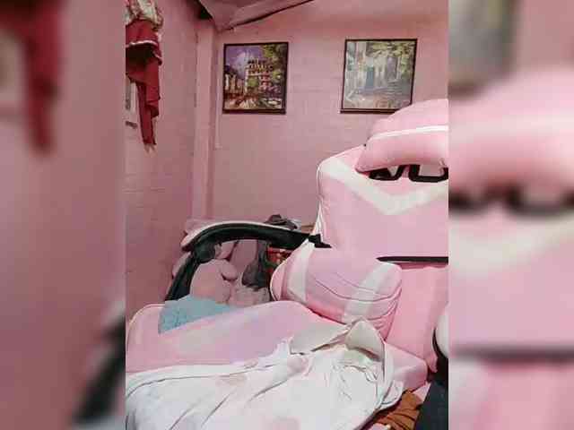 hornylittleprincess69 webcam