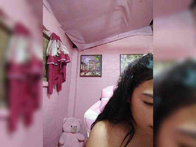 hornylittleprincess69 webcam