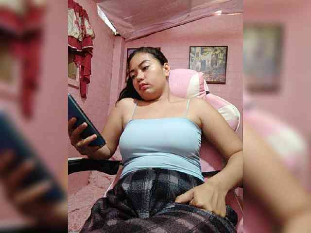 hornylittleprincess69