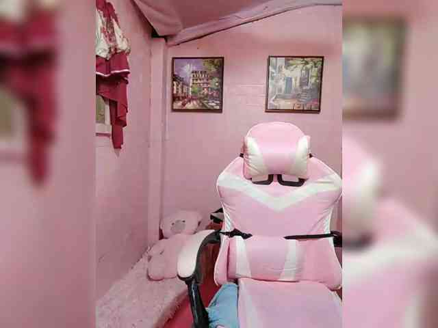 hornylittleprincess69 webcam