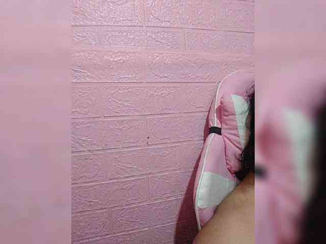 hornylittleprincess69 webcam