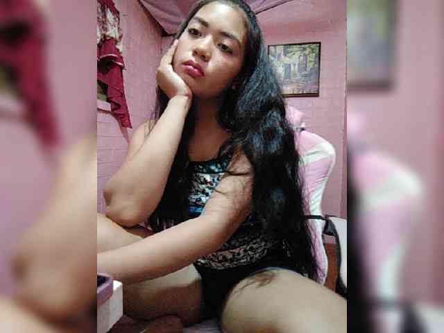 hornylittleprincess69 webcam