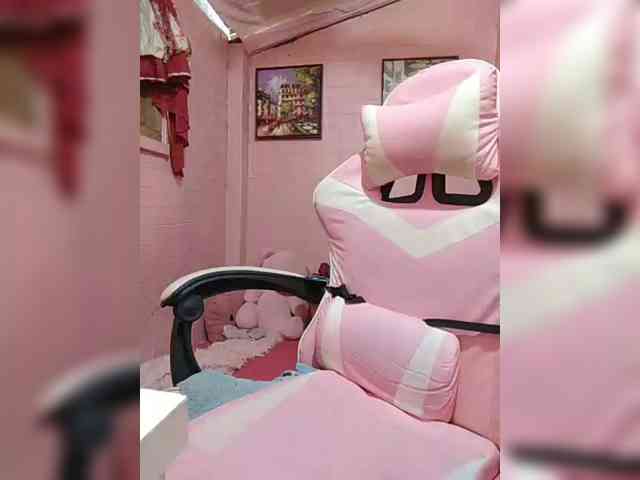 hornylittleprincess69