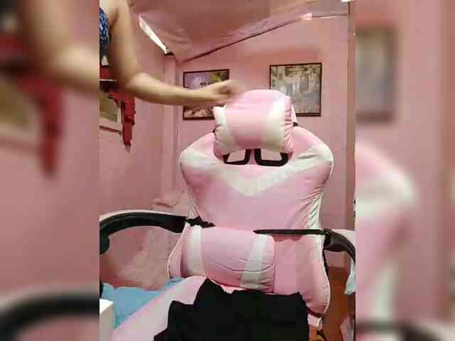 hornylittleprincess69 webcam