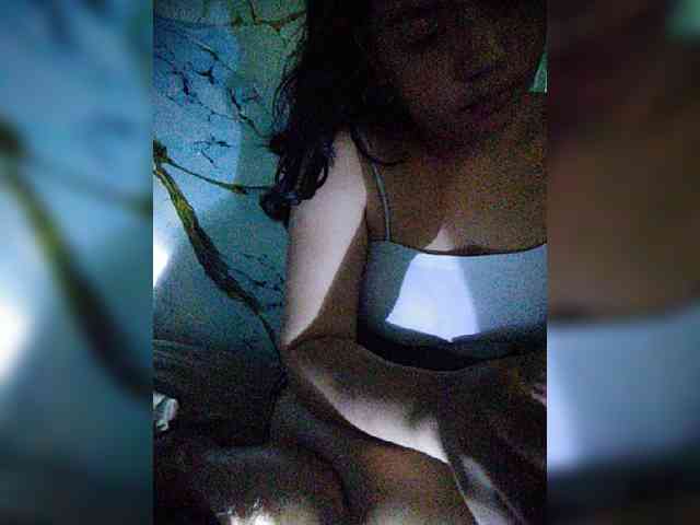 Model: hornylittleprincess69