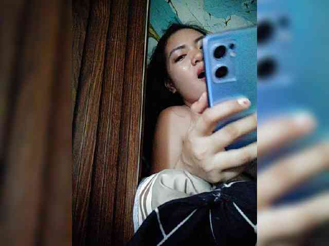 hornylittleprincess69 webcam