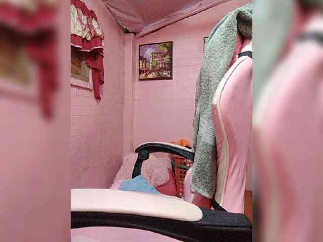 hornylittleprincess69 webcam