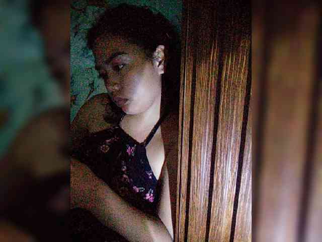 Model: hornylittleprincess69