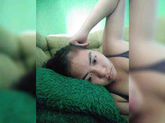 hornylittleprincess69 webcam